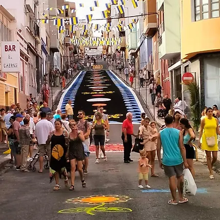 Charming 2 Apartment, 3 Beds-10 Min Walk To Canteras Apartmán